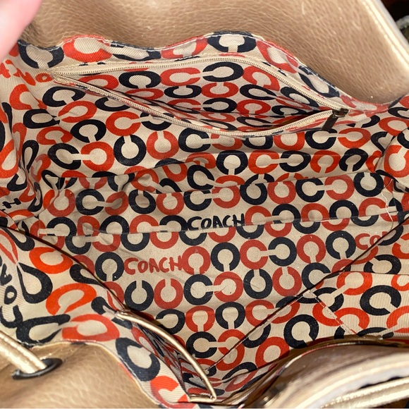 VINTAGE Coach - Metallic Gold and Cream Shoulder Bag - Picture 6 of 12